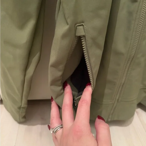 Patagonia Sage Green Performance Jacket - Picture 7 of 14
